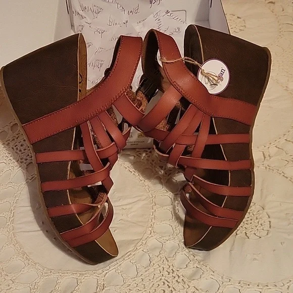 Women's Brown Wedge Sandals - Picture 1 of 6